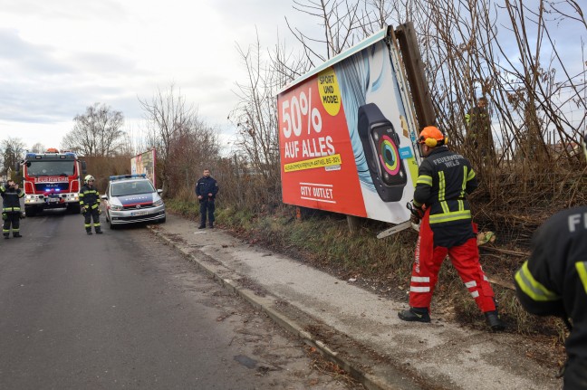 Orkantief "Zoltan": Einsatzkrfte auch zu Weihnachten immer noch mit Aufrumarbeiten befasst