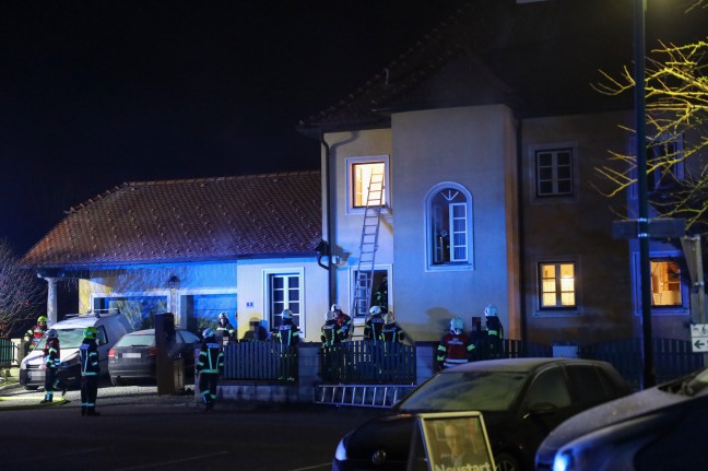 Bewohnerin gerettet: Vier Feuerwehren bei Brand in einem Wohnhaus in Pichl bei Wels im Einsatz