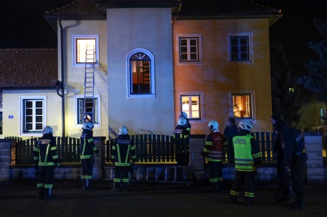 Bewohnerin gerettet: Vier Feuerwehren bei Brand in einem Wohnhaus in Pichl bei Wels im Einsatz