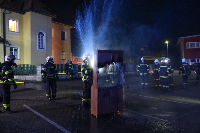 Bewohnerin gerettet: Vier Feuerwehren bei Brand in einem Wohnhaus in Pichl bei Wels im Einsatz