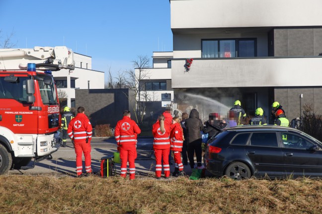 "Gefilmt statt gelscht": Brand eines Adventkranzes in Sattledt greift von Terrasse auf Gebude ber