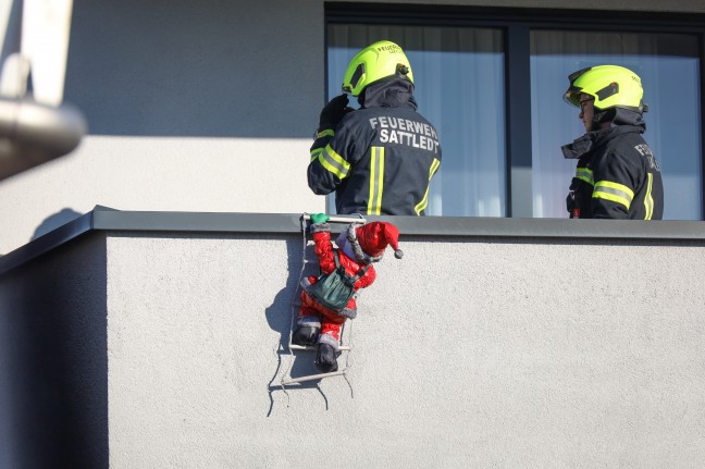 "Gefilmt statt gelscht": Brand eines Adventkranzes in Sattledt greift von Terrasse auf Gebude ber