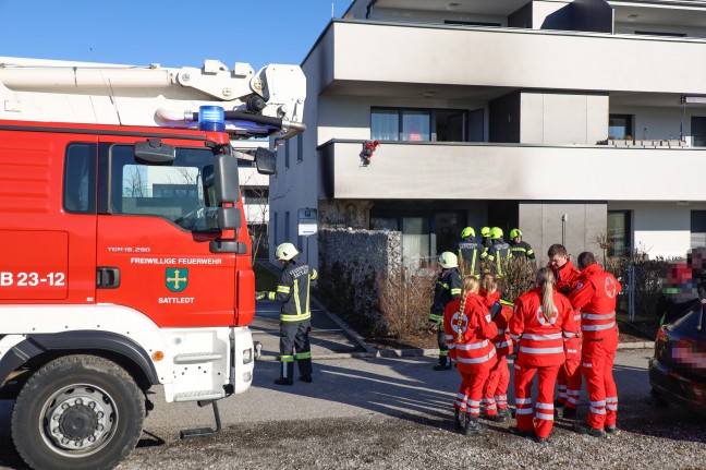 "Gefilmt statt gelscht": Brand eines Adventkranzes in Sattledt greift von Terrasse auf Gebude ber