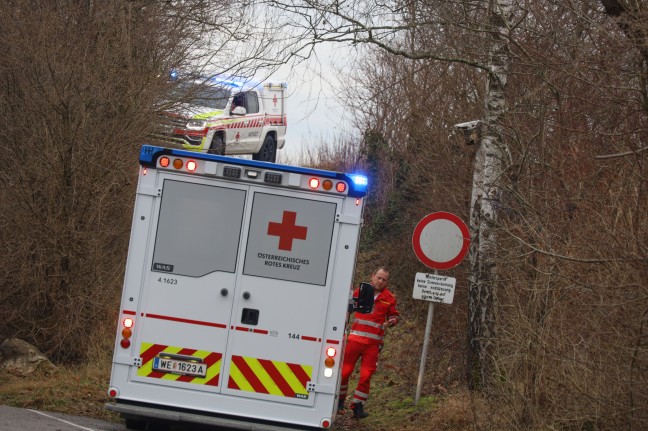 Spektakulre Lebensrettung in Wels-Pernau: Bergretter rettet reglos treibenden Mann aus der Traun