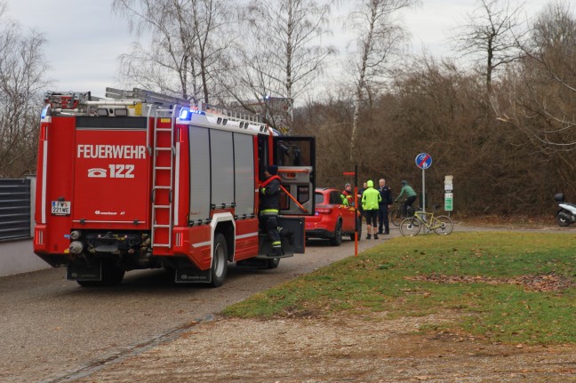 Spektakulre Lebensrettung in Wels-Pernau: Bergretter rettet reglos treibenden Mann aus der Traun