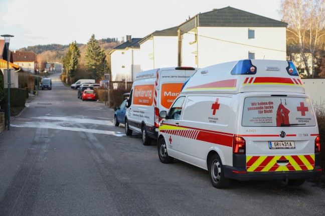 Einsatzkrfte zu Brand bei einem Wohnhaus in Haag am Hausruck alarmiert