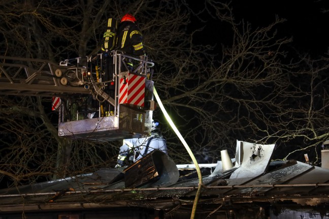 Brand eines Trikes: ffentliche Toilettenanlage in Marchtrenk durch Feuer schwer beschdigt