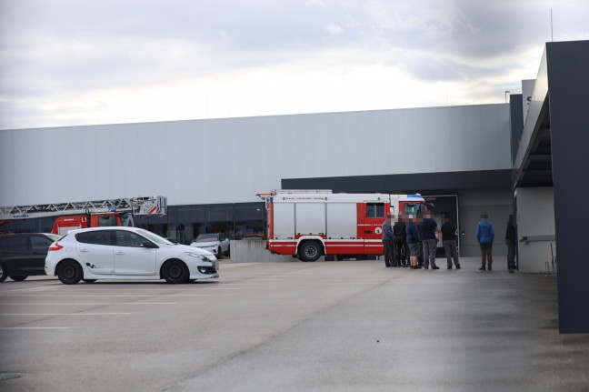 Brand einer Maschine in Schulungszentrum eines Unternehmens in Wels-Schafwiesen