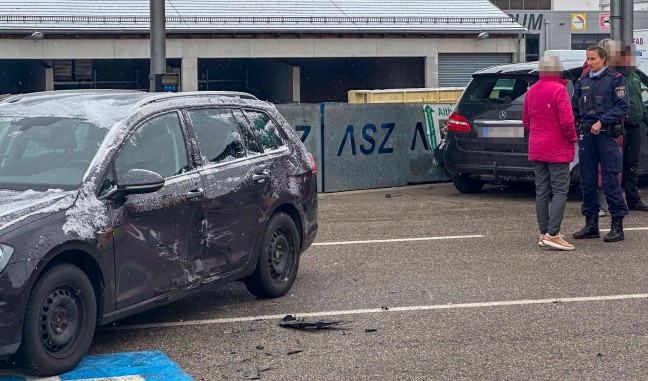 Heftiger Crash im Altstoffsammelzentrum in Braunau am Inn