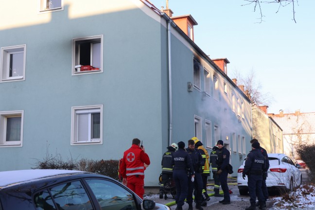 Brand einer Wohnung in einem Mehrparteienwohnhaus in Wels-Vogelweide