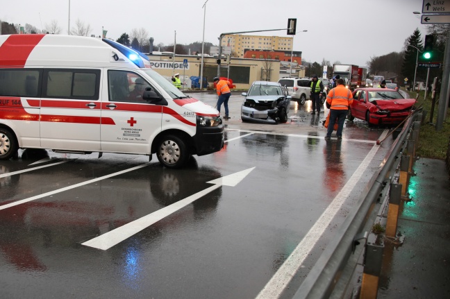 Schwerer Kreuzungscrash auf der Innviertler Straße in Grieskirchen