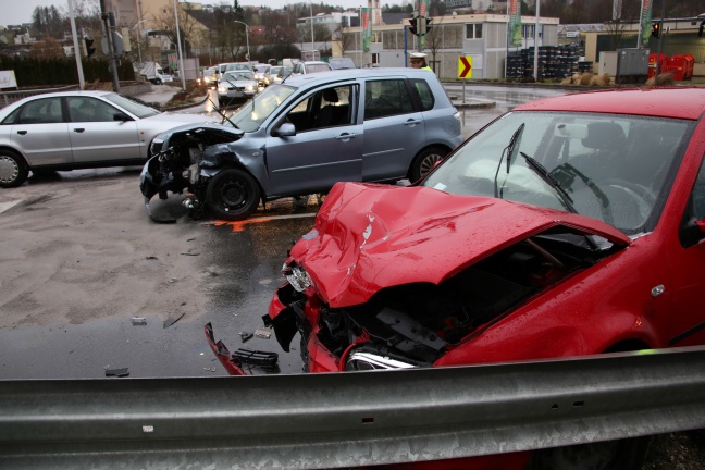 Schwerer Kreuzungscrash auf der Innviertler Straße in Grieskirchen