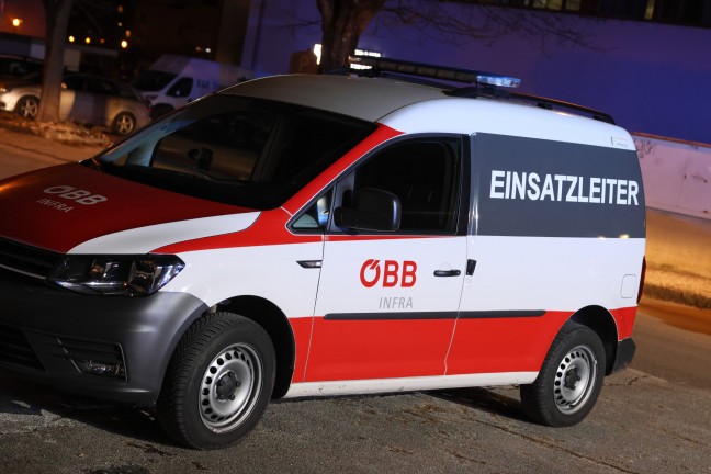 Stromausfall: Einsatz der Feuerwehr am Bahnhof in Traun nach technischer Strung