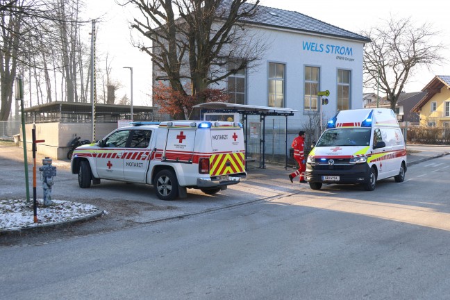 Einsatzkrfte zu eingeklemmter Person nach Sturz in Wels-Lichtenegg alarmiert