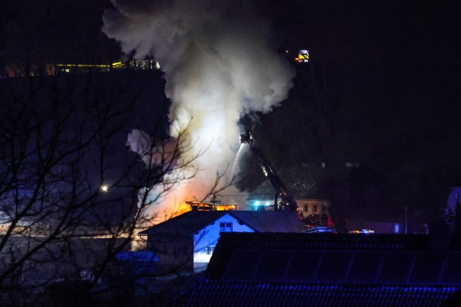 Sechs Feuerwehren bei Brand eines Stadels in Dietach im Einsatz