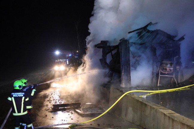 Sechs Feuerwehren bei Brand eines Stadels in Dietach im Einsatz