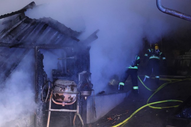 Sechs Feuerwehren bei Brand eines Stadels in Dietach im Einsatz