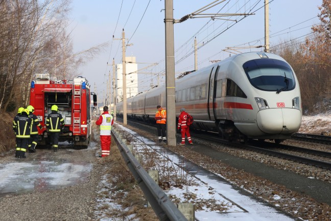 Tdlicher Unfall: Mann mit Hund auf Bahnstrecke bei Krenglbach von Personenzug erfasst