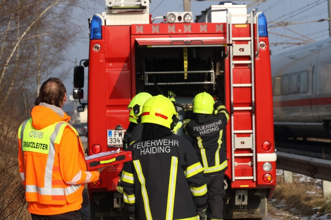 Tdlicher Unfall: Mann mit Hund auf Bahnstrecke bei Krenglbach von Personenzug erfasst