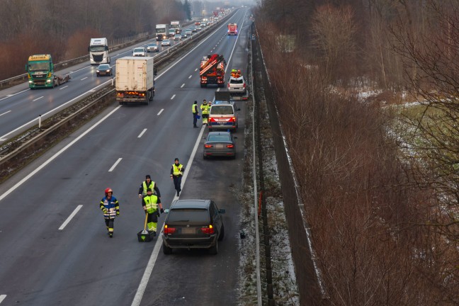 Sachschaden: Crash mit mehreren Fahrzeugen auf Welser Autobahn bei Weikirchen an der Traun