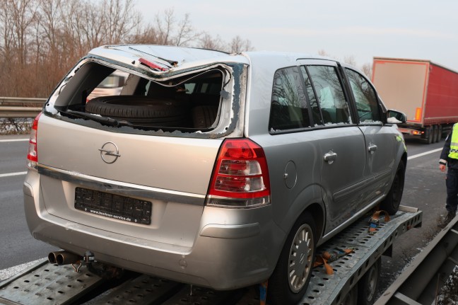 Sachschaden: Crash mit mehreren Fahrzeugen auf Welser Autobahn bei Weikirchen an der Traun