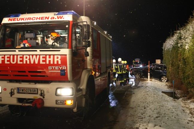 Schwerer Unfall zwischen PKW und Rumfahrzeug in Neukirchen am Walde