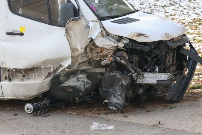 Kleintransporter berschlagen: Groe Suchaktion nach abgngigem Unfalllenker in Kremsmnster