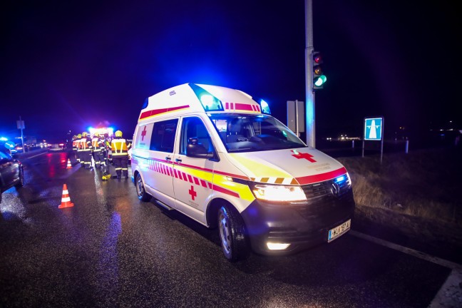 Verkehrsunfall bei Kreuzung der Wiener Strae zur Autobahnauffahrt in Marchtrenk