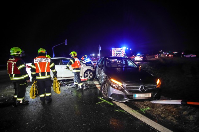 Verkehrsunfall bei Kreuzung der Wiener Strae zur Autobahnauffahrt in Marchtrenk