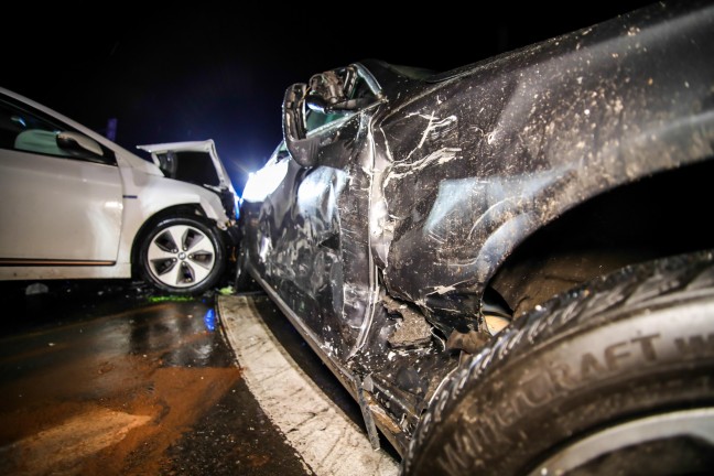 Verkehrsunfall bei Kreuzung der Wiener Strae zur Autobahnauffahrt in Marchtrenk