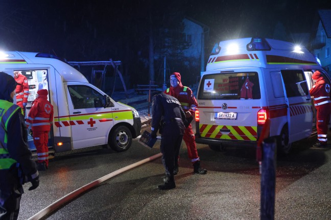 Ausgedehnter Zimmerbrand in einem Wohnhaus in Haag am Hausruck - Rettung in letzter Minute