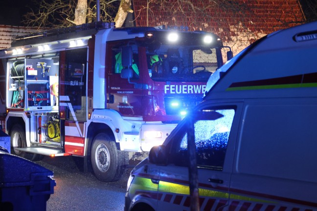 Ausgedehnter Zimmerbrand in einem Wohnhaus in Haag am Hausruck - Rettung in letzter Minute