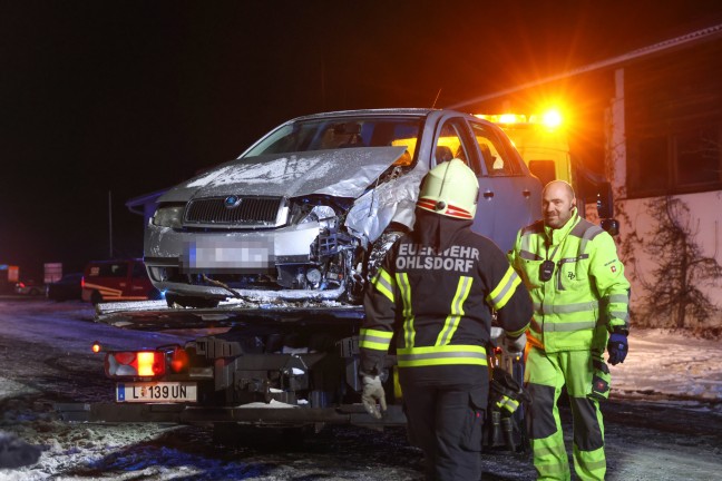 Heftige Kollision zweier PKW in Ohlsdorf sorgte fr Einsatz von drei Feuerwehren