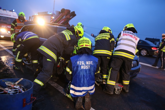 Verkehrsunfall im Frhverkehr in Marchtrenk fordert zwei Verletzte