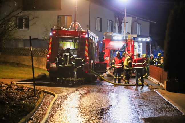 Vier Feuerwehren bei brennender Gartenhtte in Hartkirchen im Einsatz