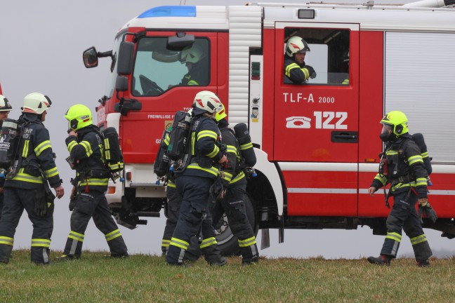 Neun Feuerwehren: Grerer Brand in einem Tischlereibetrieb in Kirchham