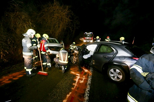 Frontalkollision zweier PKW in Braunau am Inn fordert zwei Verletzte