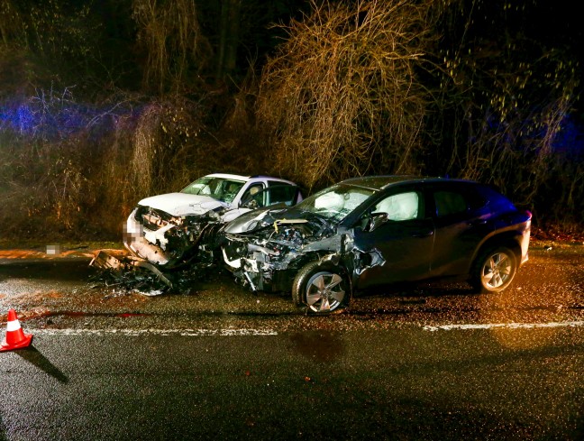 Frontalkollision zweier PKW in Braunau am Inn fordert zwei Verletzte