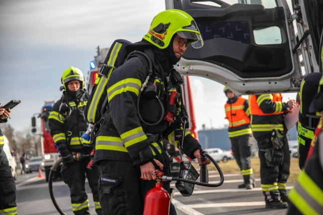 Kleinbrand in einer LKW-Fahrerkabine sorgte fr Einsatz zweier Feuerwehren in Marchtrenk