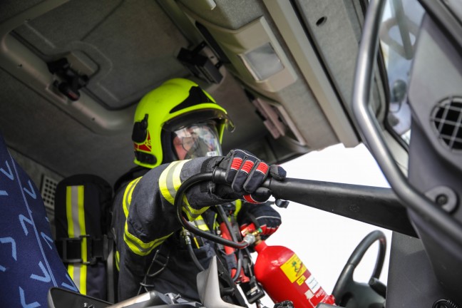 Kleinbrand in einer LKW-Fahrerkabine sorgte fr Einsatz zweier Feuerwehren in Marchtrenk