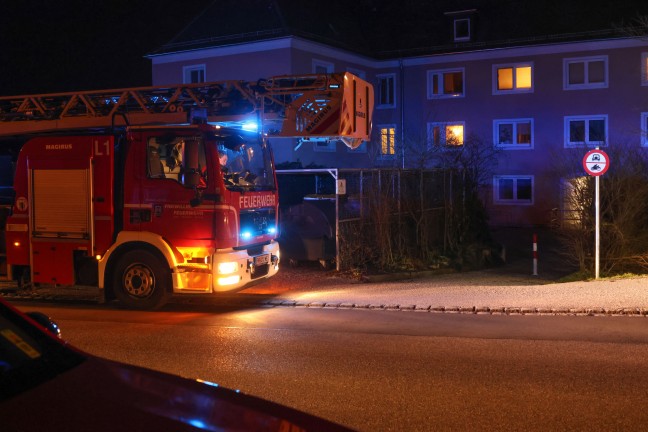 Brandverdacht in einem Mehrparteienwohnhaus in Wels-Vogelweide