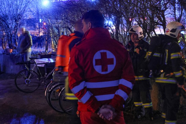 Brandverdacht in einem Mehrparteienwohnhaus in Wels-Vogelweide