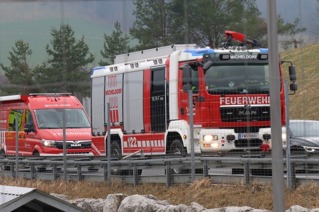 LKW-Auffahrunfall im Tunnel Kienberg auf der Pyhrnautobahn bei Micheldorf in Obersterreich