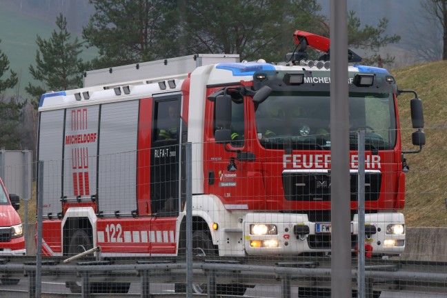 LKW-Auffahrunfall im Tunnel Kienberg auf der Pyhrnautobahn bei Micheldorf in Obersterreich