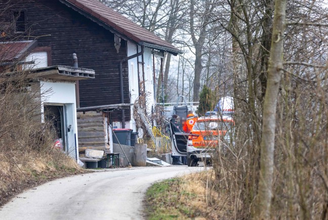 Mann (72) in Ostermiething durch Nachbar aus Brunnenschacht gerettet