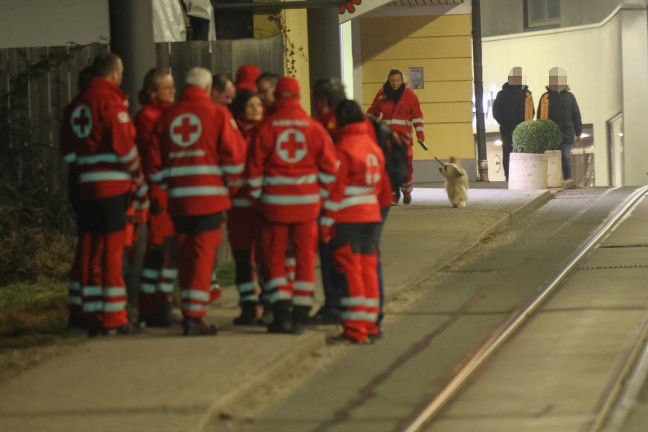 Frau (83) abgngig: Erneut groe Suchaktion der Einsatzkrfte samt Hubschrauber, Hunden und Drohnen