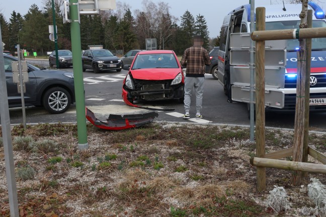 Kreuzungskollision mit drei beteiligten PKW in Wels-Vogelweide