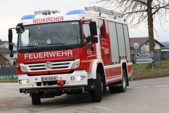 Kreuzungskollision zwischen zwei PKW in Neukirchen bei Lambach