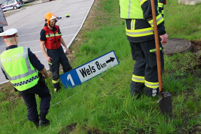 Drei Verletzte bei schwerem Kreuzungscrash auf Wiener Strae in Marchtrenk