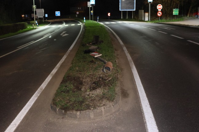 Einsatzkrfte entdeckten auf dem Weg zum Einsatz Unfallstelle auf Pyhrnpass Strae in Sattledt